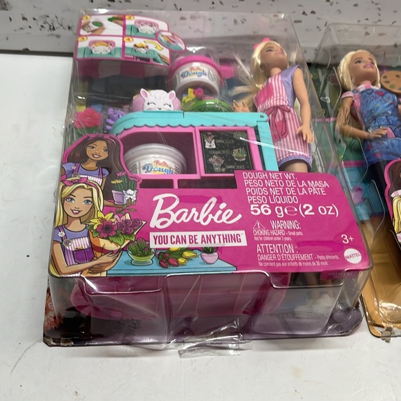 Barbies Lot NEW! - Picture 7 of 11